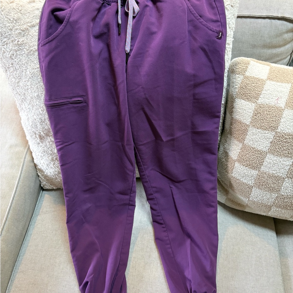 Scrub joggers